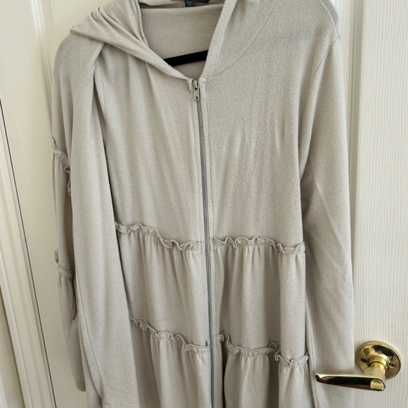 Shannon Passero Hoodie - Picture 2 of 4